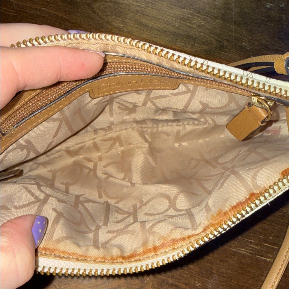 Calvin Klein Cream Logo Crossbody Bag with Gold Hardware - Picture 4 of 7
